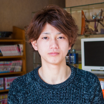 冬らしく全体的に動きをつけたパーマです。