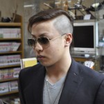 ストイックなサイドバック　サングラスが超お似合い